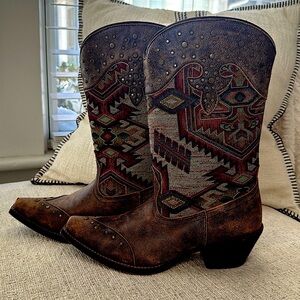 Laredo Cross Point Cowgirl Studded Boots 52147 Western Brown 8M Worn only once